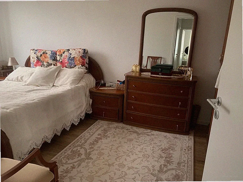 4-tlg. Schlafzimmermöbel-Set Holz braun: Bett, 2 Nachttische, Schrank, Kommode