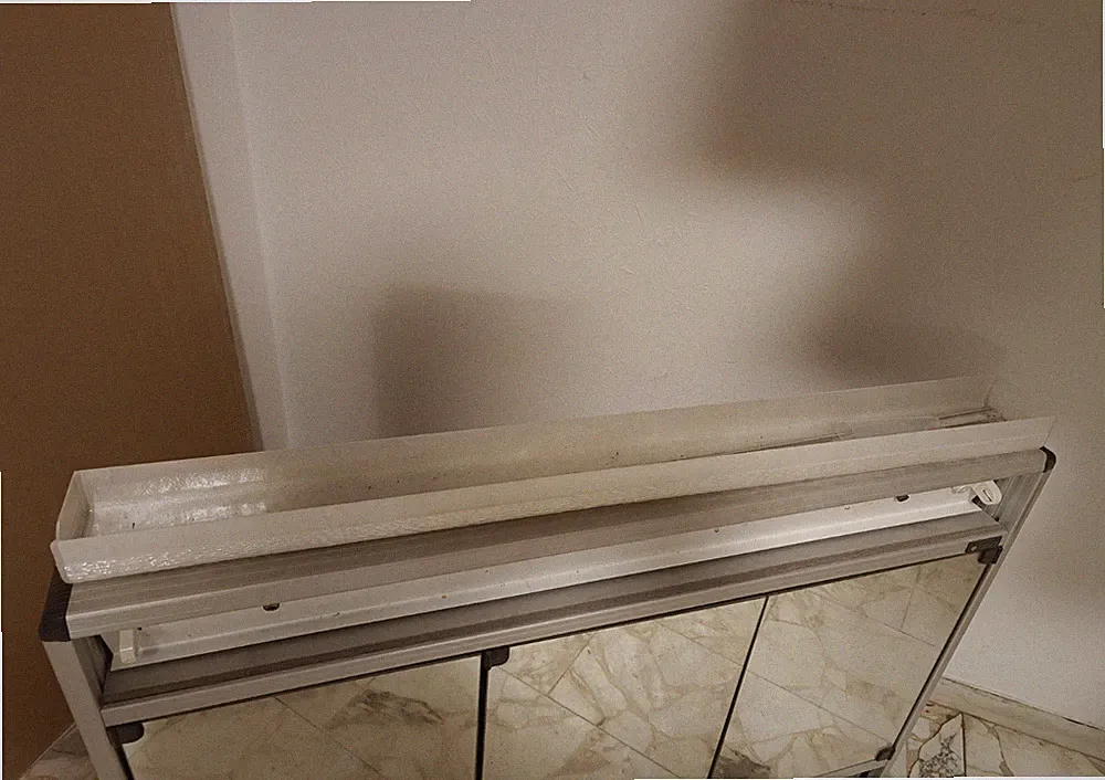 Alu Bad Schrank, Spiegelschrank stabil Qualität, Beleuchtet Wasch