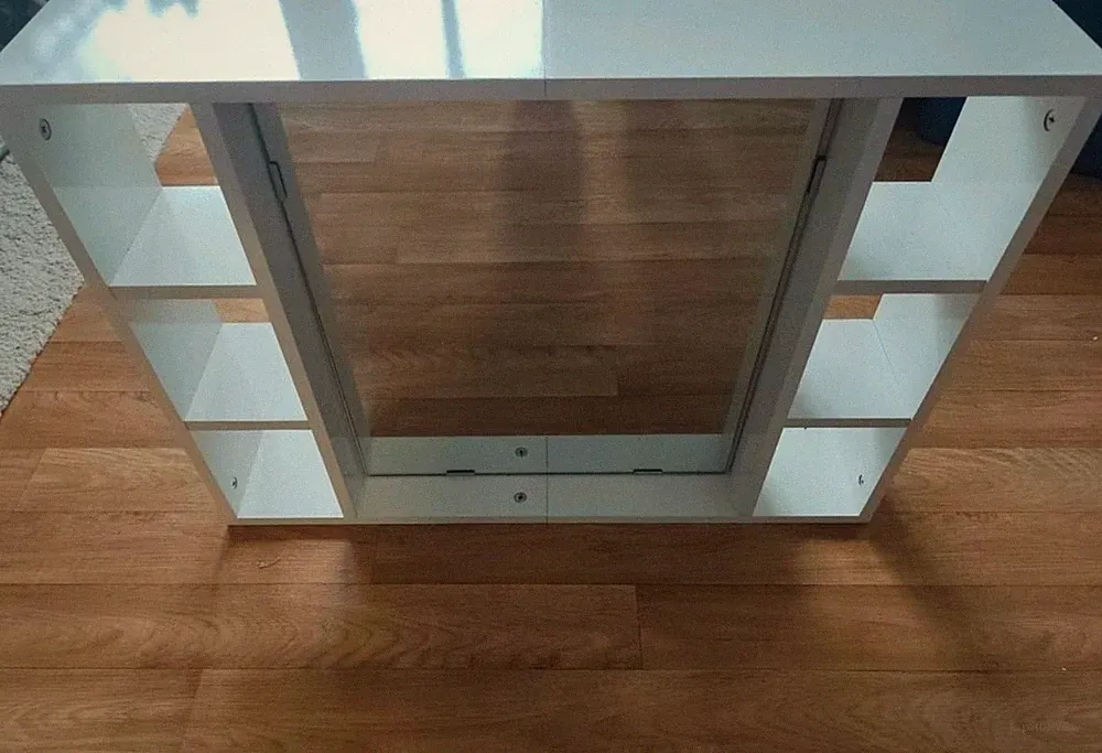 Badespiegelschrank mit Fächern in Weiß
