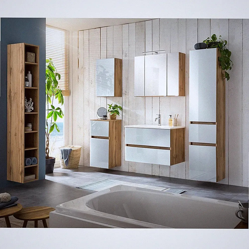Spiegelschrank mit Regal