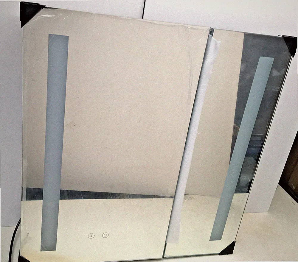 Badezimmer Spiegelschrank smart, stufenlos dimmbar, Anti-Beschlag, USB-Steckdose