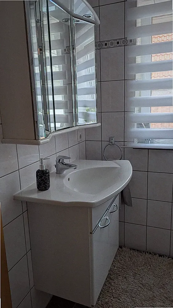 Badezimmermöbel Set, Waschbecken mit Unterschrank und Spiegelschrank
