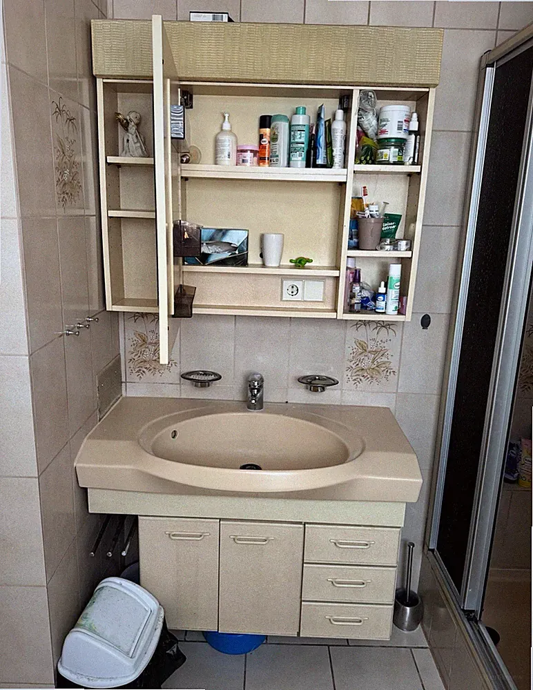 Beige Spiegelschrank