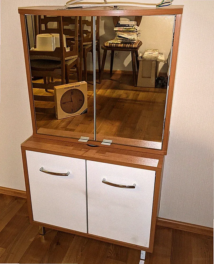 Badschrank mit Spiegel - Unter und Oberschrank ( beleuchtet) - 61 x 55