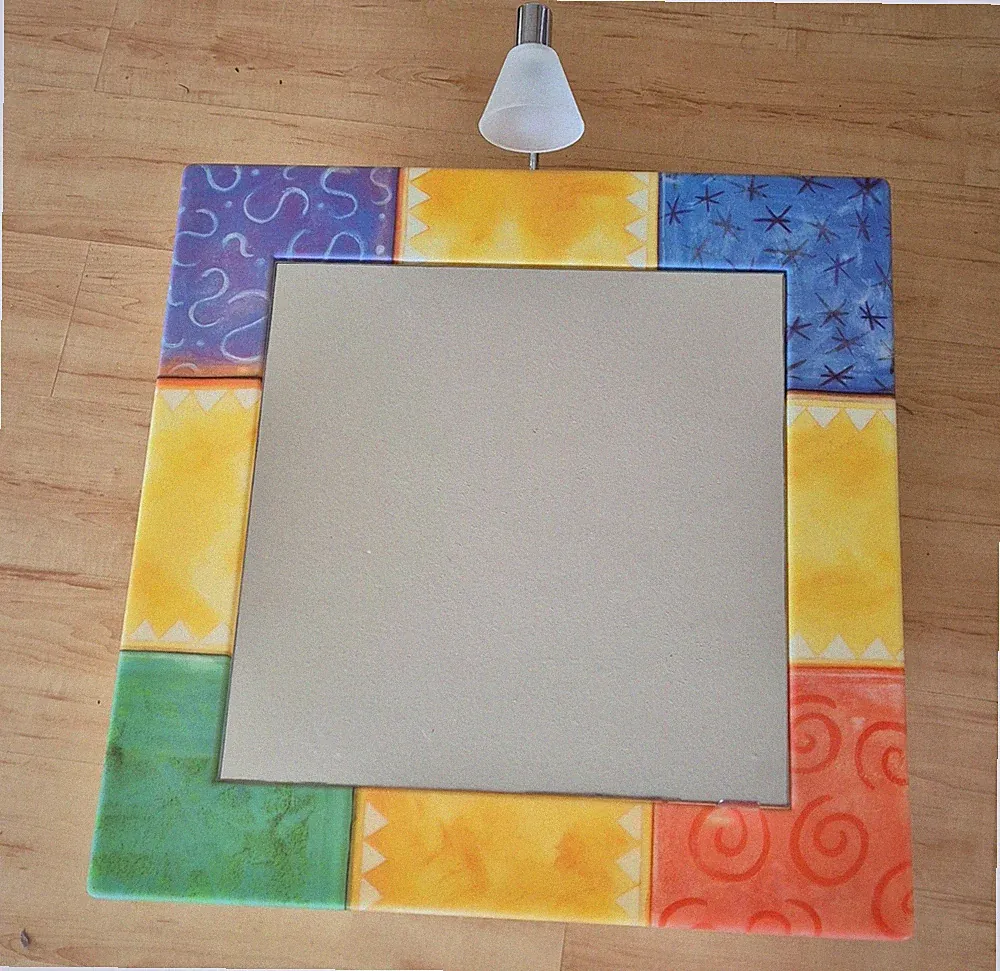 Design Spiegelschrank Bad bunt mit Beleuchtung ca. 50x50 cm (ohne Dekorand)