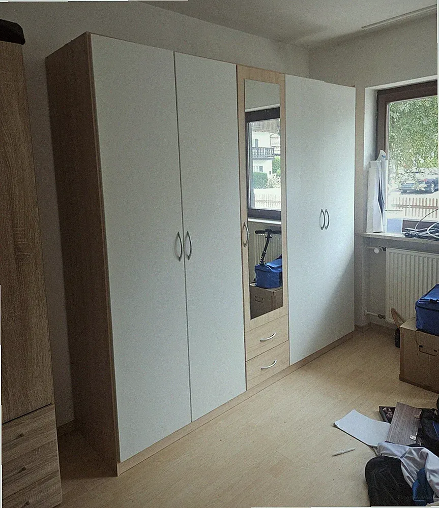 Freistehender Kleiderschrank 5-türig Weiß/Hellholz mit Spiegel, 2 Schubladen