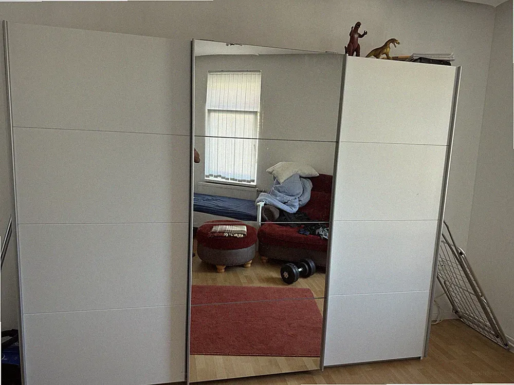 IKEA PAX Kleiderschrank 150x200x60 cm Weiß Schiebetüren Spiegel, Stange