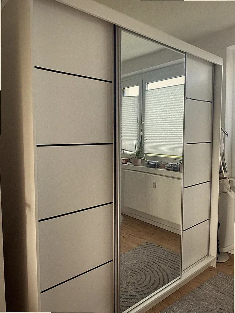 Kleiderschrank Mit Schiebetüren Und Spiegel In Weiß 2 Meter Breit