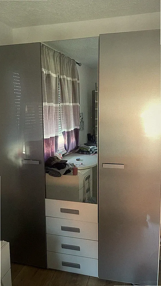 Kleiderschrank Weiß 3 Türen 1 Spiegel 3 Schubladen 60x149x215 guter zustand