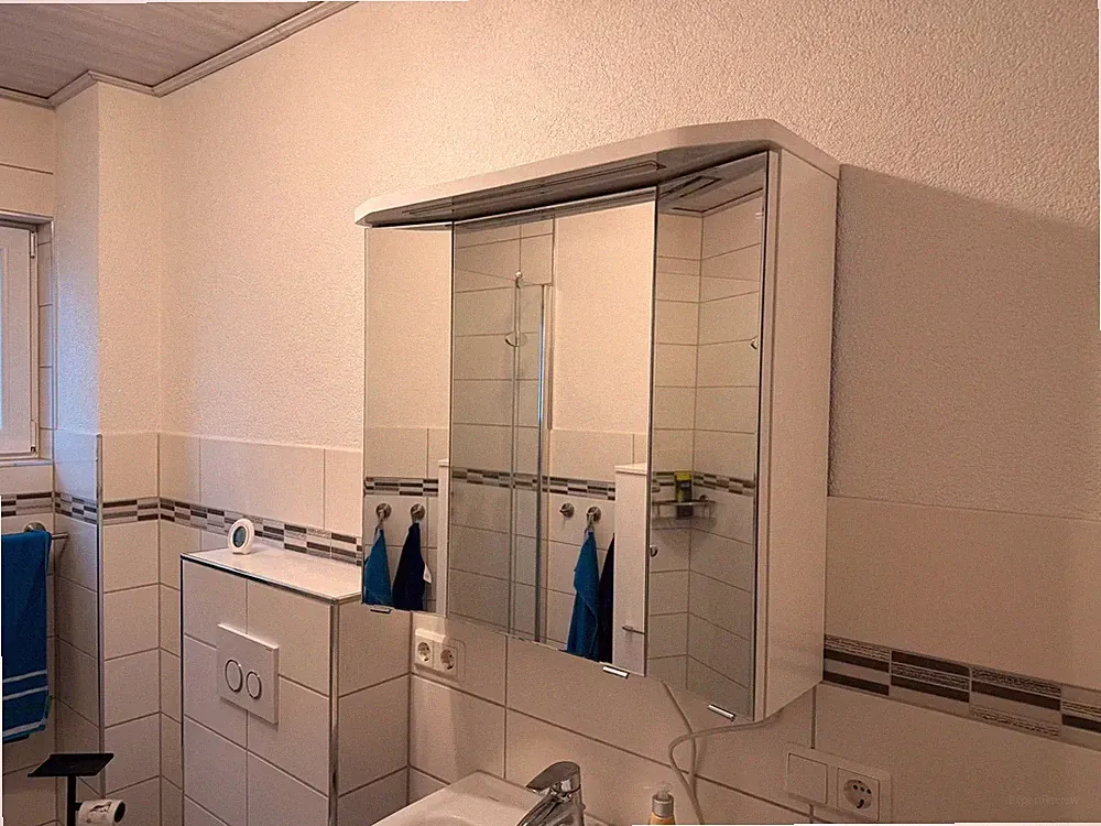Pelipal 993 Granada Spiegelschrank 3 türig weiß Hochglanz Licht