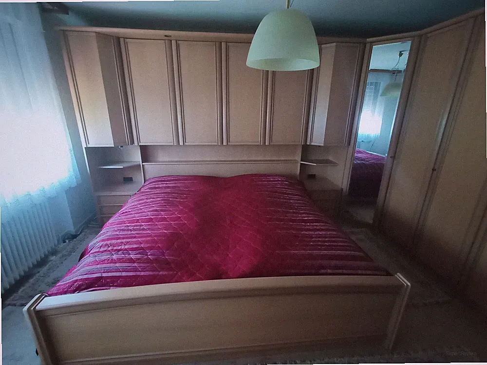 Schlafzimmer Eiche Natur teilmassiv komplett, sehr guter Zustand