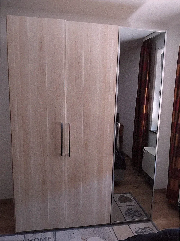 Schlafzimmer Schrank mit Spiegel