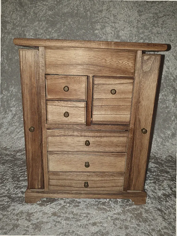 Schmuckschrank mit Spiegel
