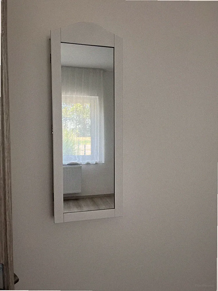 Sehr Gute Zustand Wandschrank für Schmuck und Accessoires mit Spiegel
