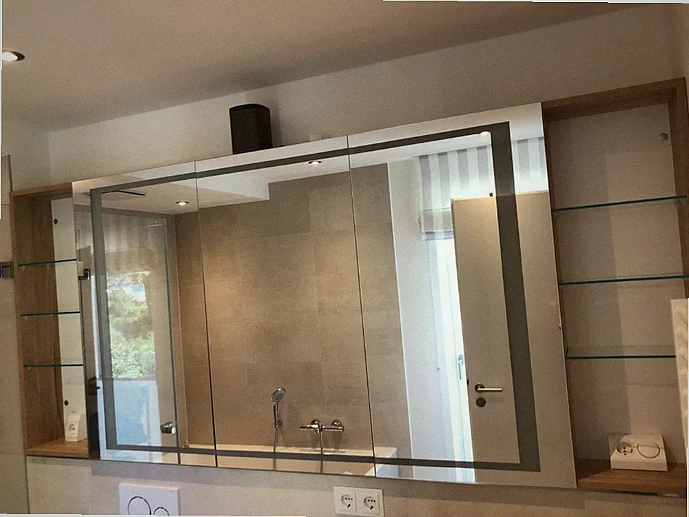 Spiegelschrank Bad mit Beleuchtung 2250 mm breit in Eiche