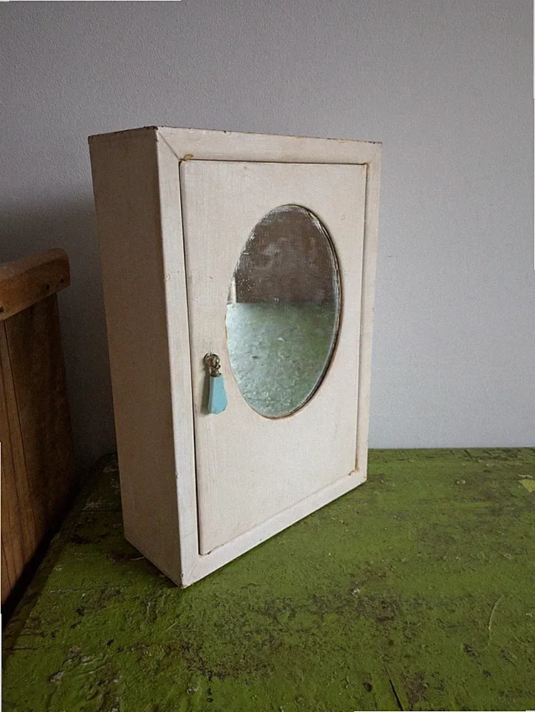 Vintage Art Deco 20er 30er Badezimmer Metall Medizin Hängeschrank mit Spiegel weiß